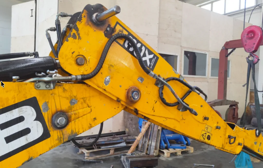 Ремонт экскаватора-погрузчика
